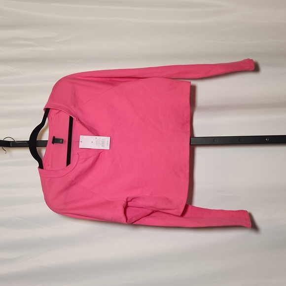 wild fable Tops - NWT WILD FABLE Women's Vibrant Pink Long Sleeve V-Neck Ribbed Boxy T-Shirt